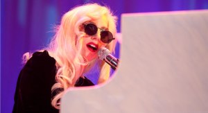lady gaga piano 1